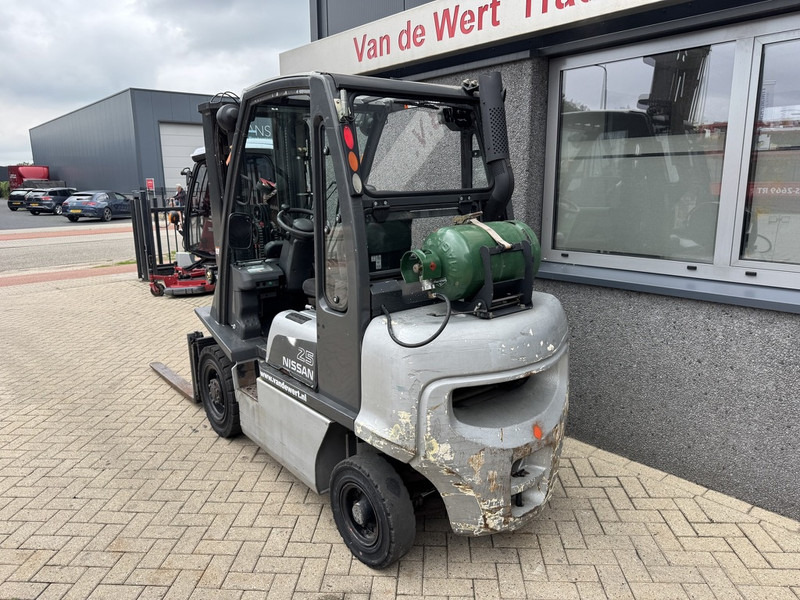 Nissan UD02A25PQ Triplo 475 Freelift/Sideshift LPG 2005 - Dujinis krautuvas: foto 5 Nissan UD02A25PQ Triplo 475 Freelift/Sideshift LPG 2005 - Dujinis krautuvas: foto 5