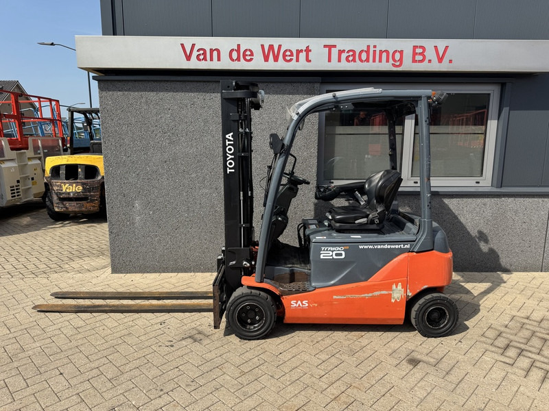 Toyota 8FBM20T Triplo 470 Freelift / Sideshift Elektrisch 2017 6560Hours - Elektrinis krautuvas: foto 1 Toyota 8FBM20T Triplo 470 Freelift / Sideshift Elektrisch 2017 6560Hours - Elektrinis krautuvas: foto 1