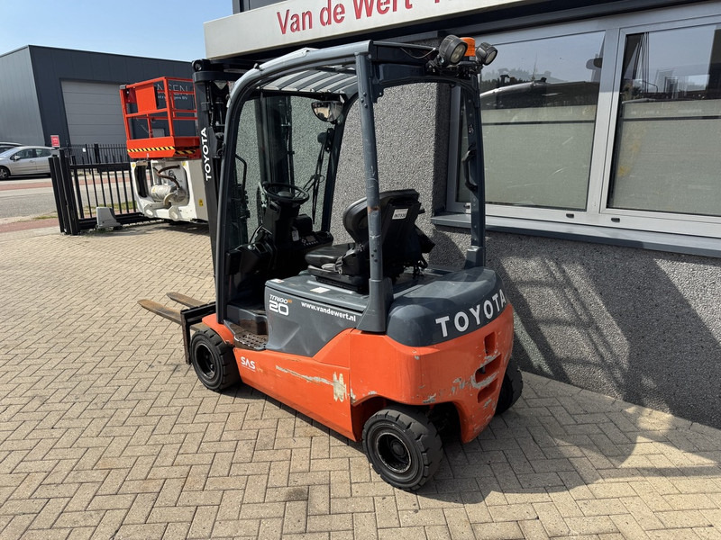 Toyota 8FBM20T Triplo 470 Freelift / Sideshift Elektrisch 2017 6560Hours - Elektrinis krautuvas: foto 4 Toyota 8FBM20T Triplo 470 Freelift / Sideshift Elektrisch 2017 6560Hours - Elektrinis krautuvas: foto 4