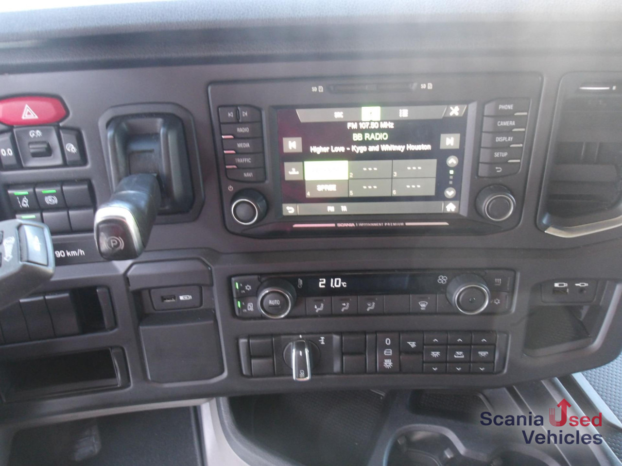 SCANIA R 450 A4x2EB / Retarder / Standklima / Mega - Vilkikas: foto 2 SCANIA R 450 A4x2EB / Retarder / Standklima / Mega - Vilkikas: foto 2