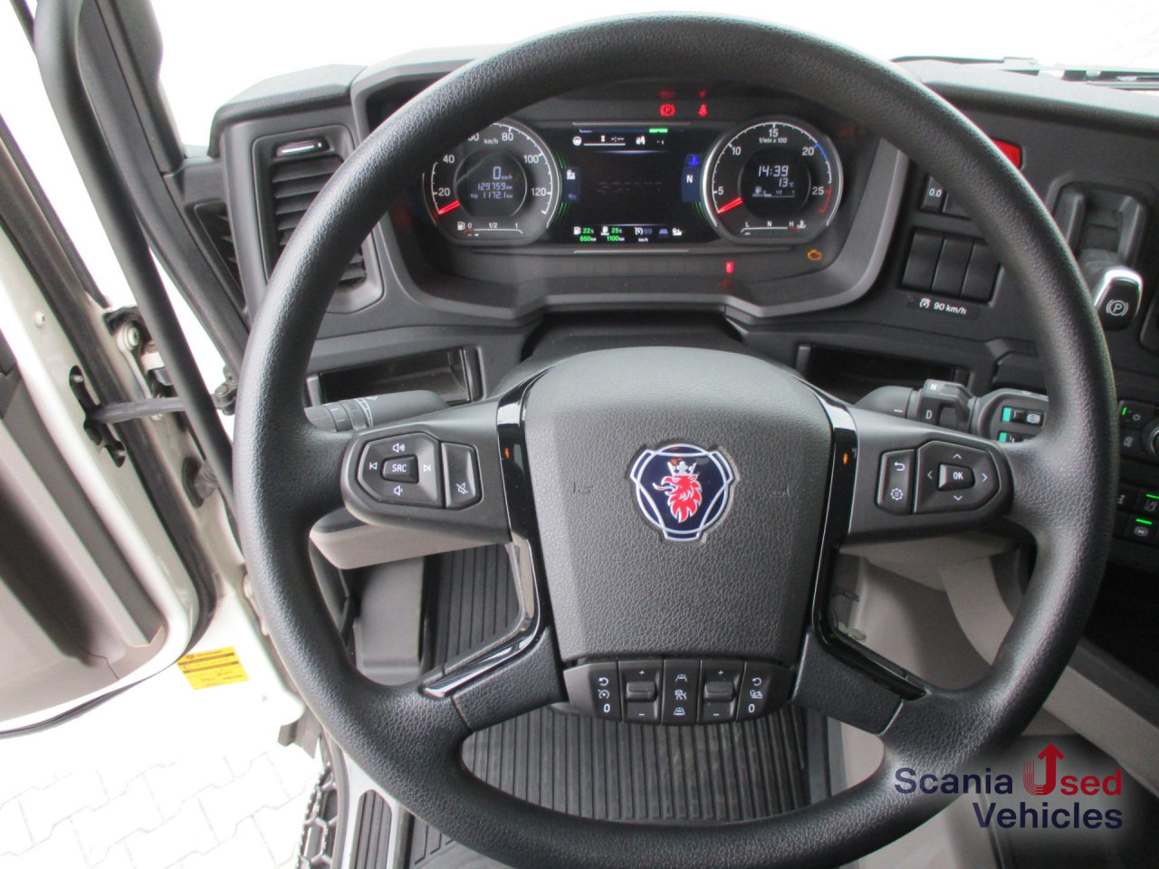 SCANIA R 460 A4x2NA / ADR AT / Navi / LED / Hydr. - Vilkikas: foto 2 SCANIA R 460 A4x2NA / ADR AT / Navi / LED / Hydr. - Vilkikas: foto 2