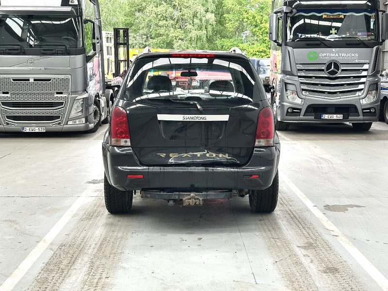 SsangYong Rexton AIRCO / LEATHER / MOTEUR MERCEDES - MERCEDES MOTOR - Lengvasis automobilis: foto 4 SsangYong Rexton AIRCO / LEATHER / MOTEUR MERCEDES - MERCEDES MOTOR - Lengvasis automobilis: foto 4