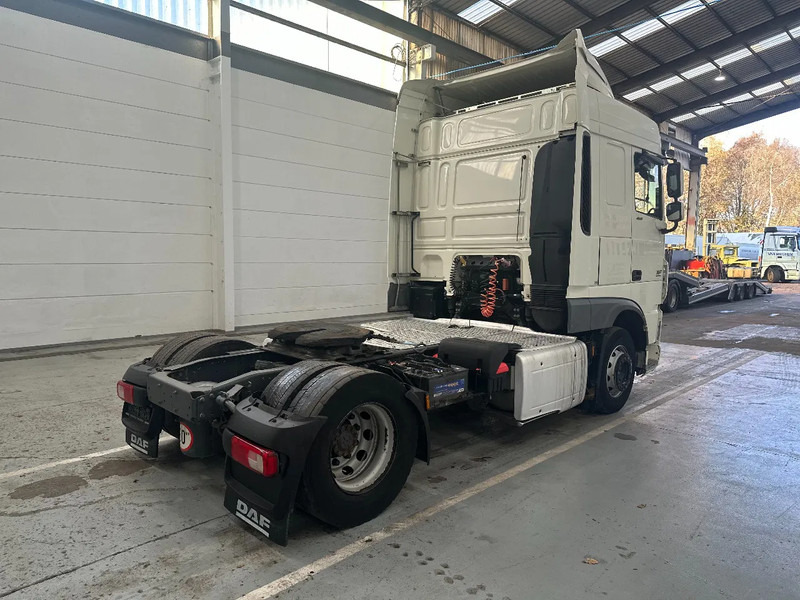 DAF XF 106.460 SPACECAB - Vilkikas: foto 5 DAF XF 106.460 SPACECAB - Vilkikas: foto 5
