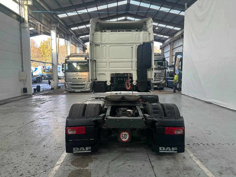 DAF XF 106.460 SPACECAB - Vilkikas: foto 4 DAF XF 106.460 SPACECAB - Vilkikas: foto 4