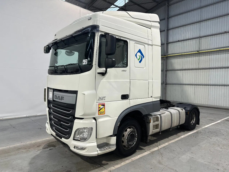 DAF XF 106.460 Spacecab - Vilkikas: foto 1 DAF XF 106.460 Spacecab - Vilkikas: foto 1