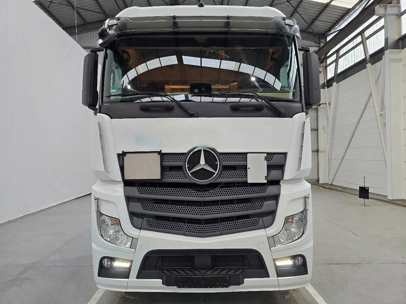 Mercedes-Benz Actros 2143 / PTO / AIRCO/ 10 ton vooras - Vilkikas: foto 2 Mercedes-Benz Actros 2143 / PTO / AIRCO/ 10 ton vooras - Vilkikas: foto 2