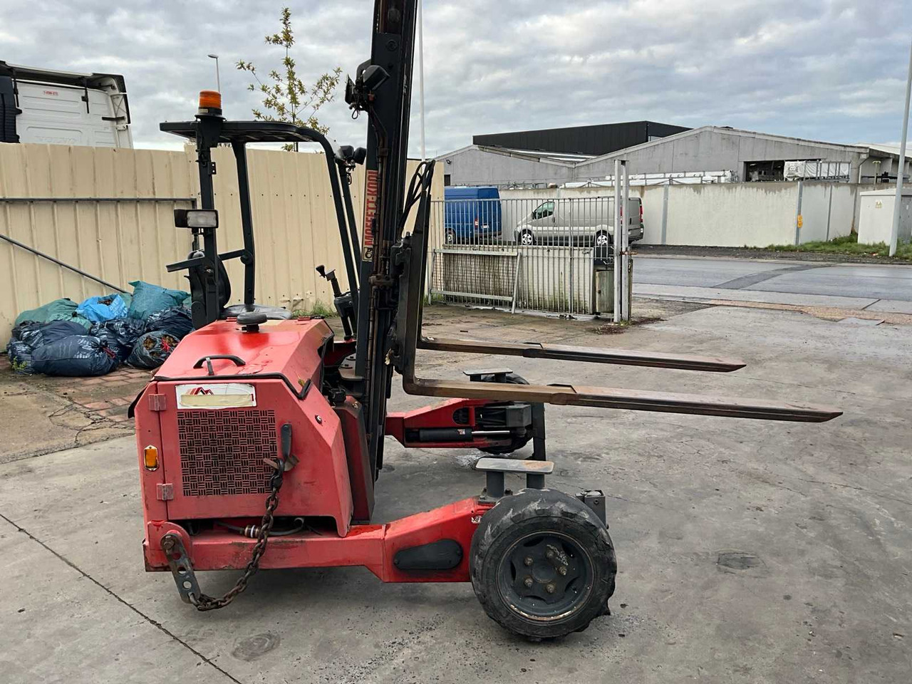 2005 MOFFET CAGE M3-20.4 TAKEAWAY FORKLIFT - Šakinis krautuvas: foto 5 2005 MOFFET CAGE M3-20.4 TAKEAWAY FORKLIFT - Šakinis krautuvas: foto 5