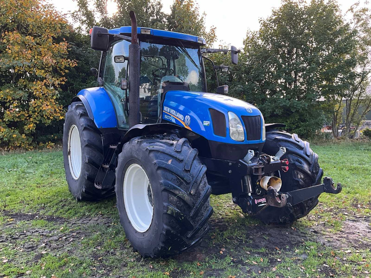 2008 NEW HOLLAND T6070 FOUR WHEEL DRIVE FARM TRACTOR - Traktorius: foto 4 2008 NEW HOLLAND T6070 FOUR WHEEL DRIVE FARM TRACTOR - Traktorius: foto 4