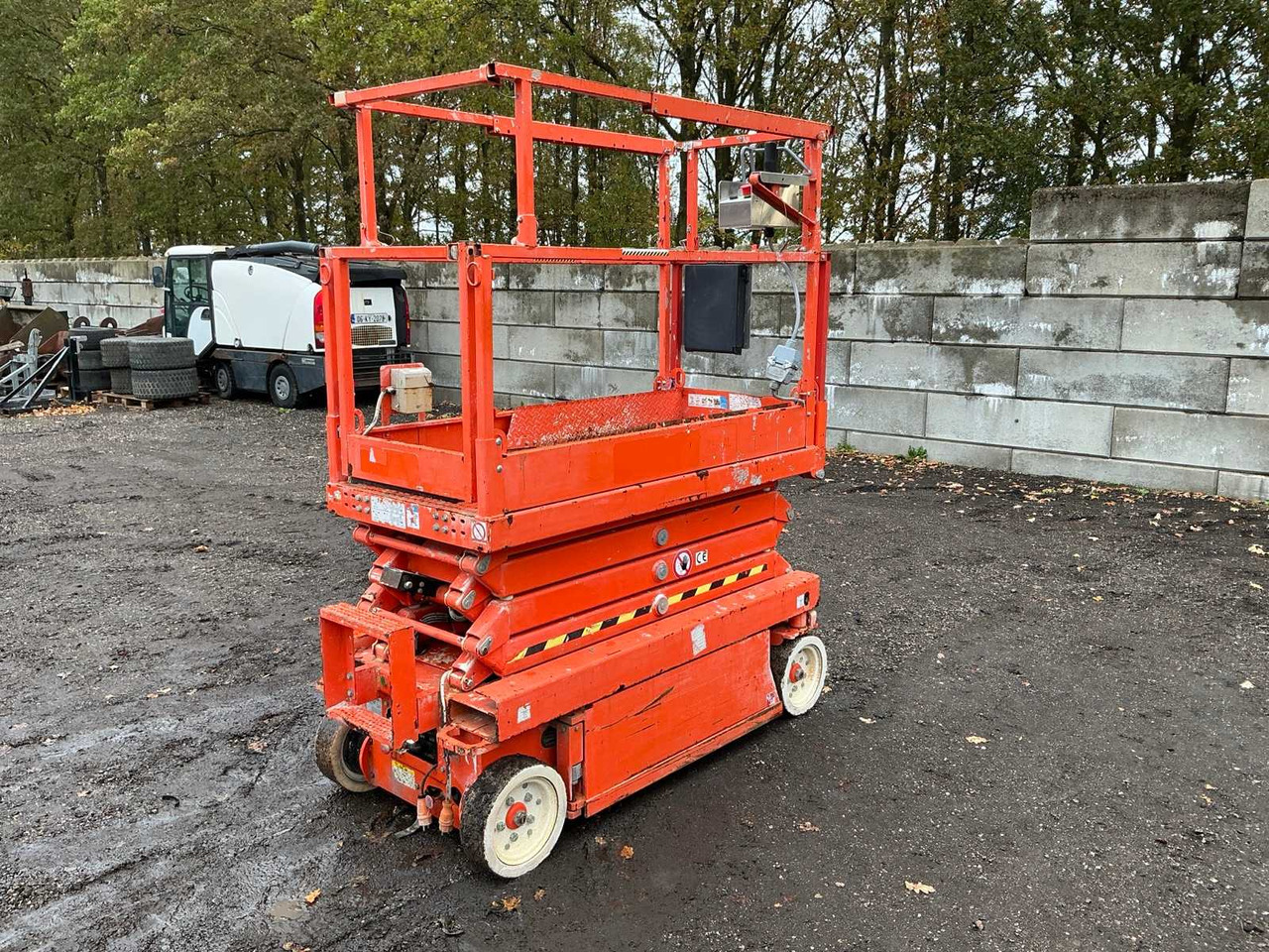 2015 SKYJACK SJ 111 3219 AERIAL PLATFORM - Kėlimo platforma: foto 5 2015 SKYJACK SJ 111 3219 AERIAL PLATFORM - Kėlimo platforma: foto 5