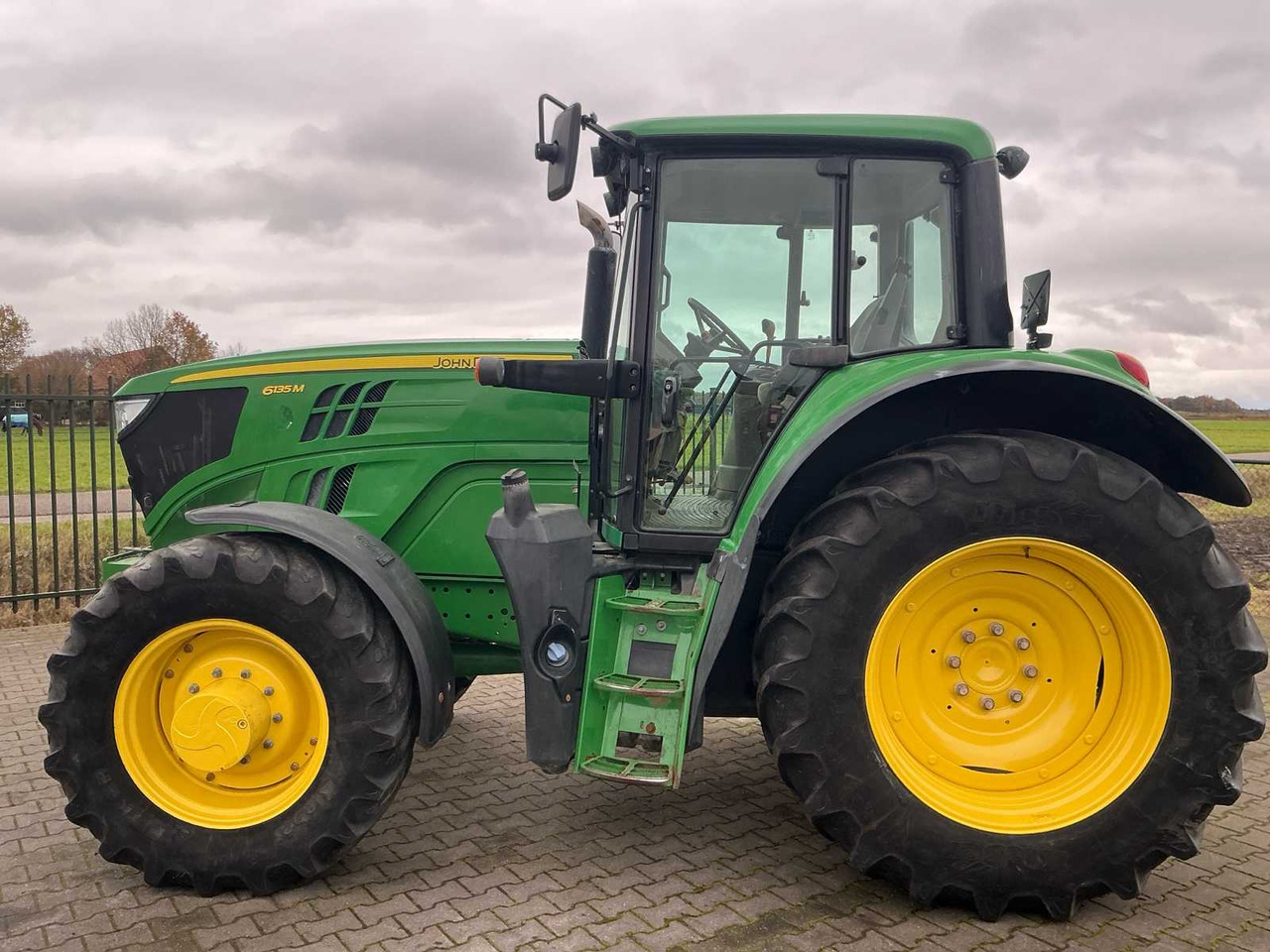 2016 JOHN DEERE 6135M FOUR WHEEL DRIVE FARM TRACTOR - Traktorius: foto 5 2016 JOHN DEERE 6135M FOUR WHEEL DRIVE FARM TRACTOR - Traktorius: foto 5