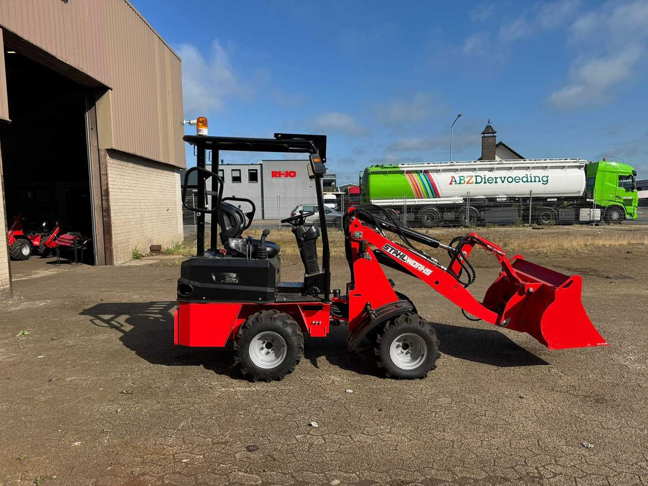 2024 STAHLWORKS R906 SHOVEL - Ratinis krautuvas: foto 2 2024 STAHLWORKS R906 SHOVEL - Ratinis krautuvas: foto 2