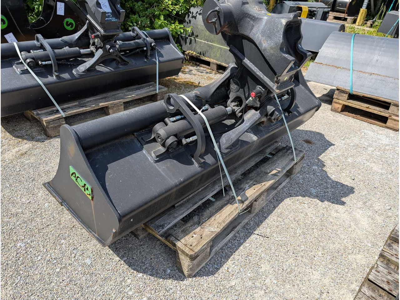 ACB (COUPLEURS & GODETS) - 2021 - SHOVELS - Ratinis krautuvas: foto 3 ACB (COUPLEURS & GODETS) - 2021 - SHOVELS - Ratinis krautuvas: foto 3