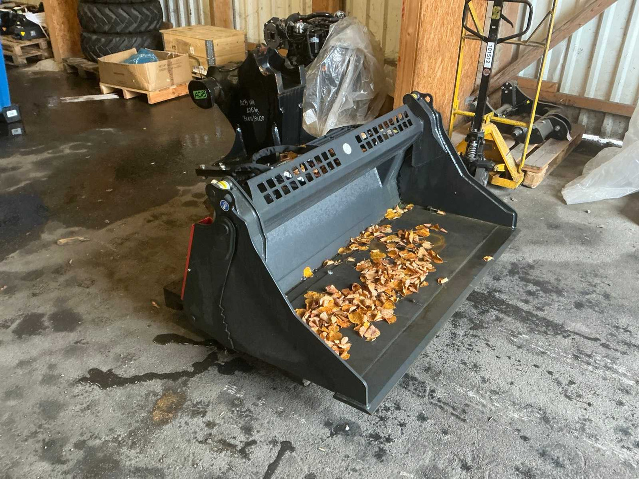 ACB - M4 - 2021 - SPOON - Ratinis krautuvas: foto 2 ACB - M4 - 2021 - SPOON - Ratinis krautuvas: foto 2