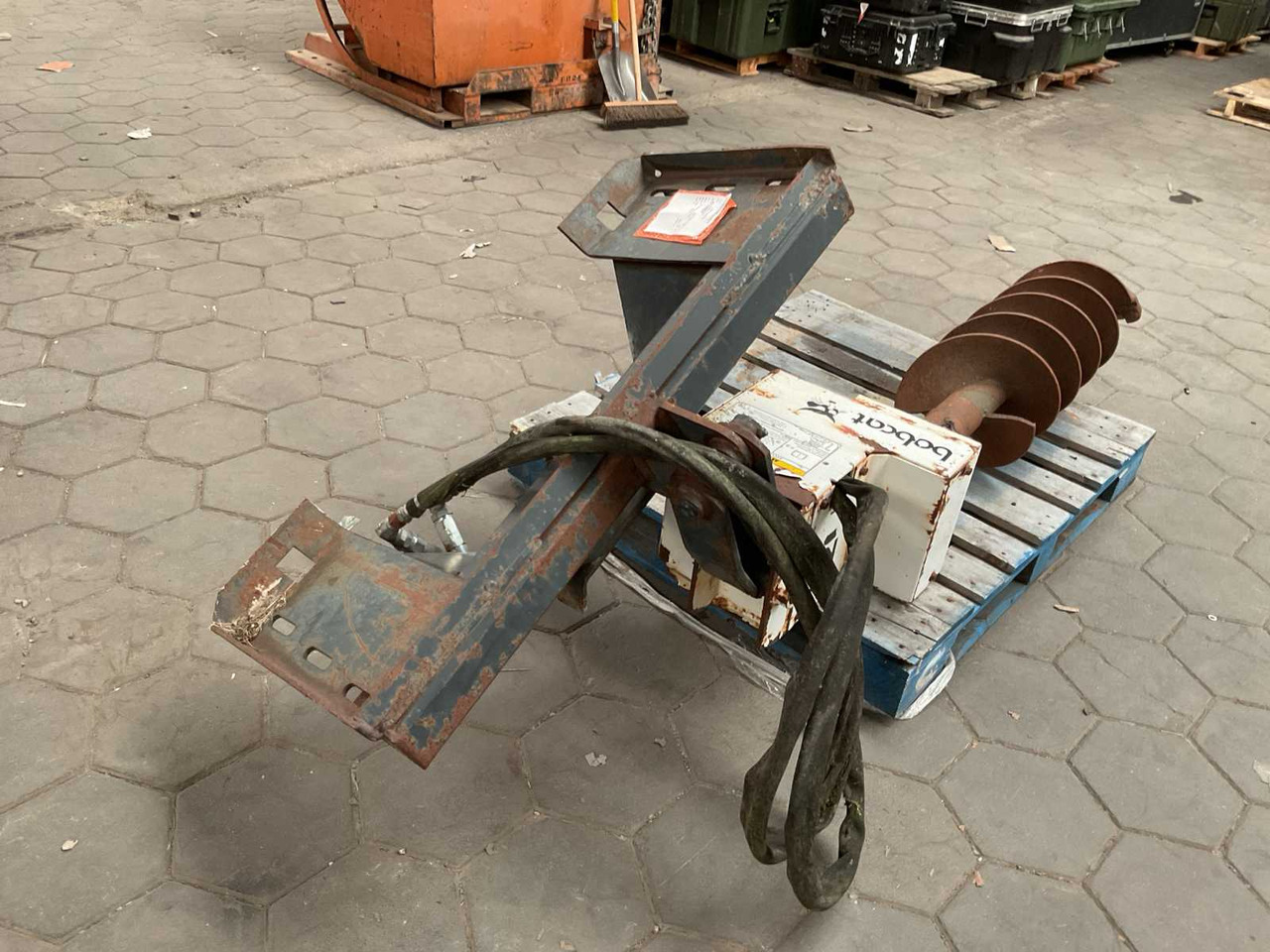 Bobcat - Žemės grąžtas - Žemės ūkio technika: foto 4 Bobcat - Žemės grąžtas - Žemės ūkio technika: foto 4