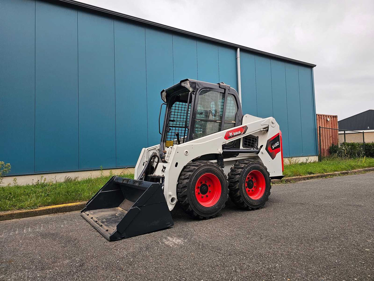 Bobcat S450 - Mini krautuvas: foto 1 Bobcat S450 - Mini krautuvas: foto 1
