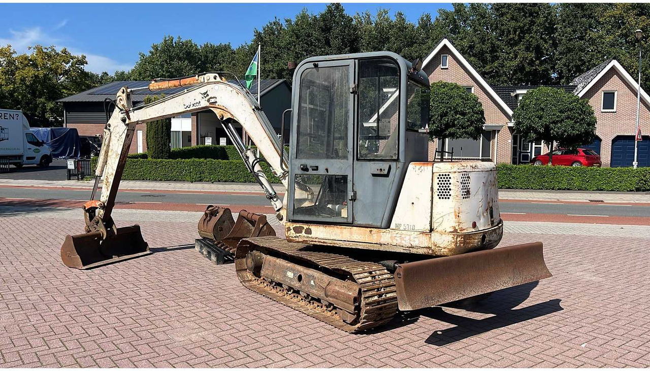 Bobcat X335 - Vikšrinis ekskavatorius: foto 1 Bobcat X335 - Vikšrinis ekskavatorius: foto 1
