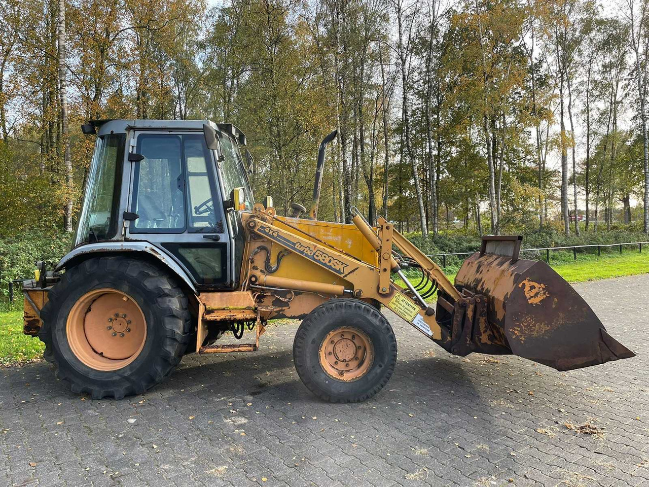 CASE - 1995 - 580 SK TURBO - BACKHOE LOADER - Ekskavatorius-krautuvas: foto 4 CASE - 1995 - 580 SK TURBO - BACKHOE LOADER - Ekskavatorius-krautuvas: foto 4