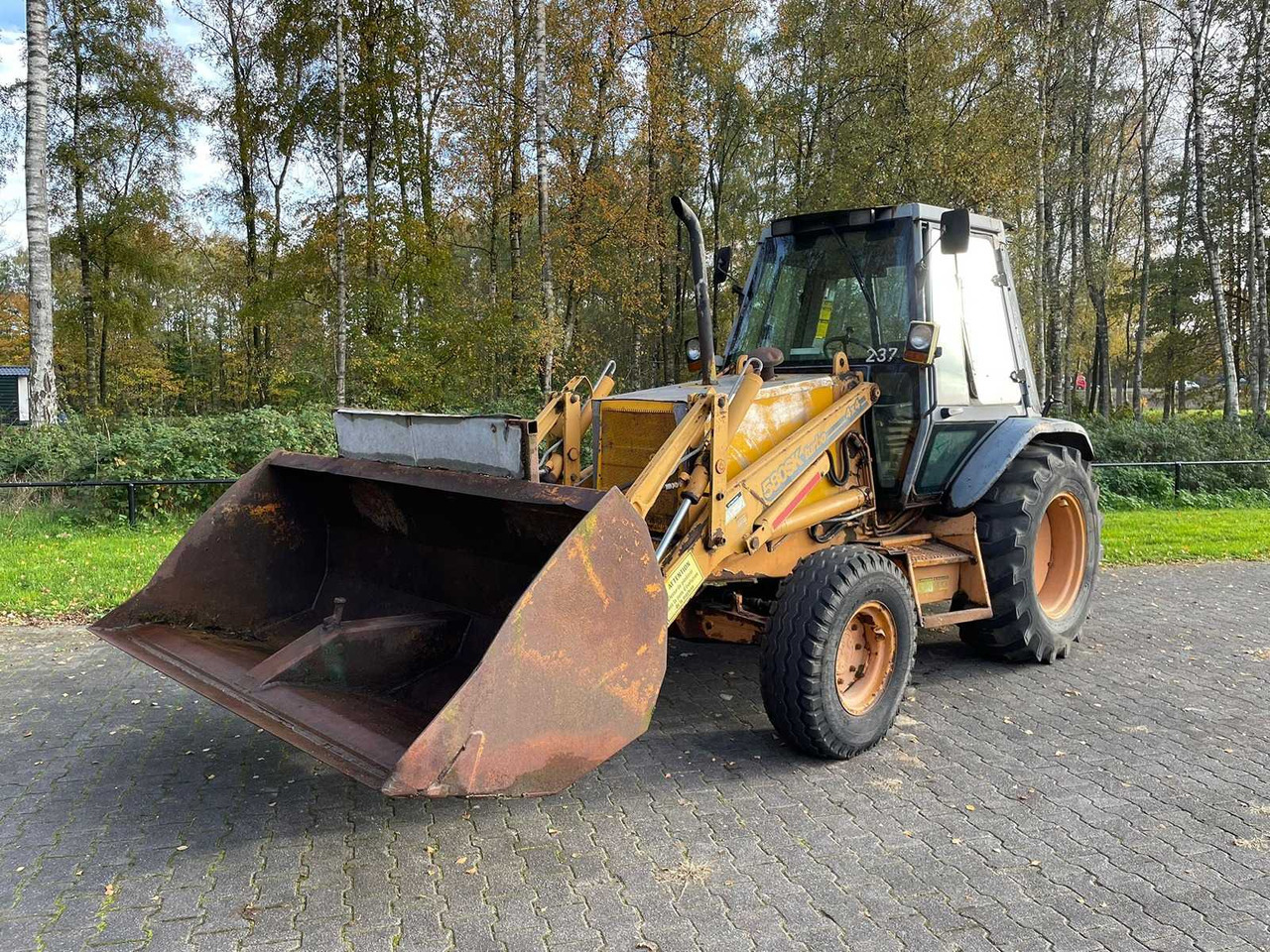 CASE - 1995 - 580 SK TURBO - BACKHOE LOADER - Ekskavatorius-krautuvas: foto 1 CASE - 1995 - 580 SK TURBO - BACKHOE LOADER - Ekskavatorius-krautuvas: foto 1