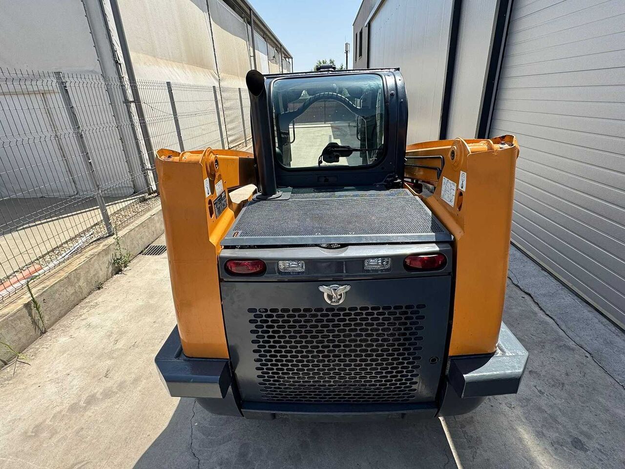 CASE SR210 COMPACT LOADER WITH RADIAL LIFT GEOMETRY - Vikšrinis mini krautuvas: foto 4 CASE SR210 COMPACT LOADER WITH RADIAL LIFT GEOMETRY - Vikšrinis mini krautuvas: foto 4