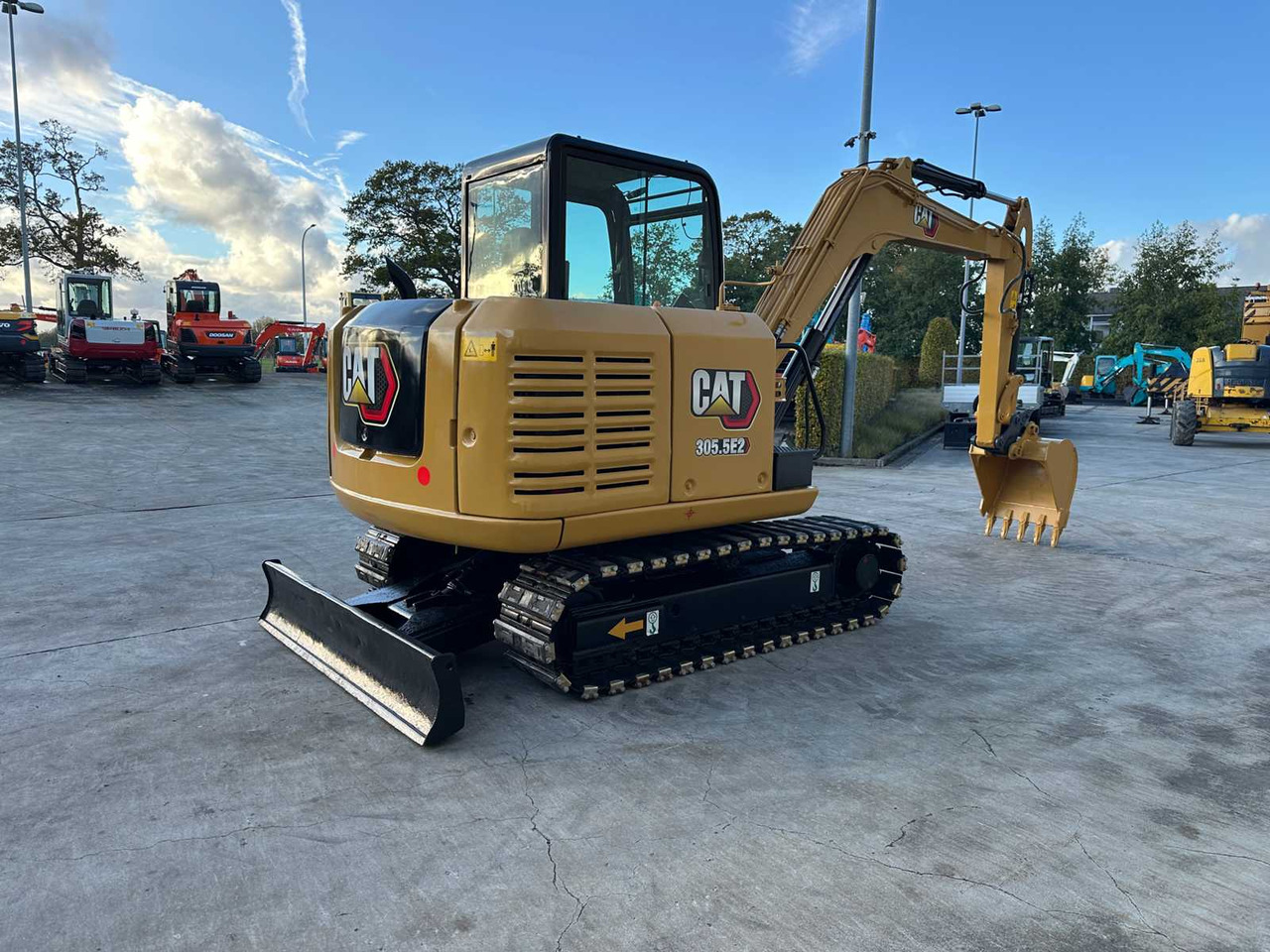 CATERPILLAR - 2015 - 305.5E2 - MIDI EXCAVATOR - Ekskavatorius: foto 4 CATERPILLAR - 2015 - 305.5E2 - MIDI EXCAVATOR - Ekskavatorius: foto 4