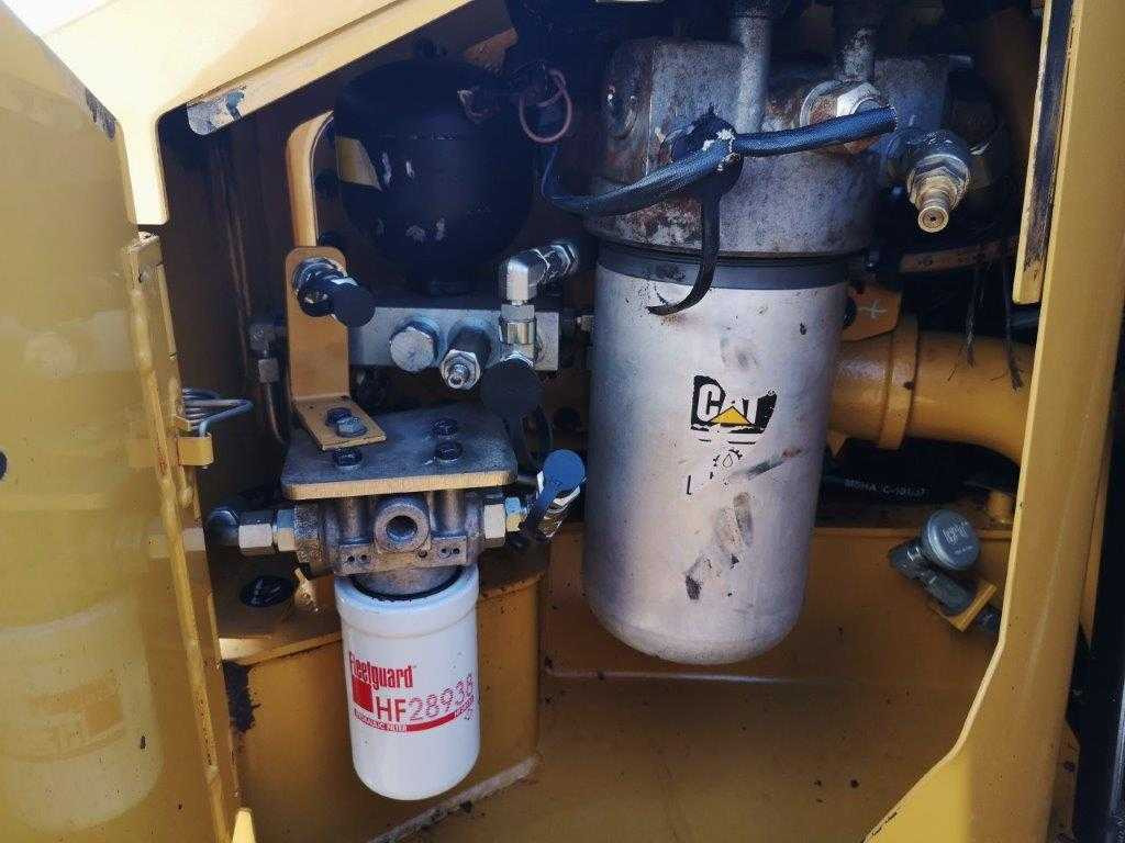 Buldozeris CATERPILLAR D6T LGP: foto 36