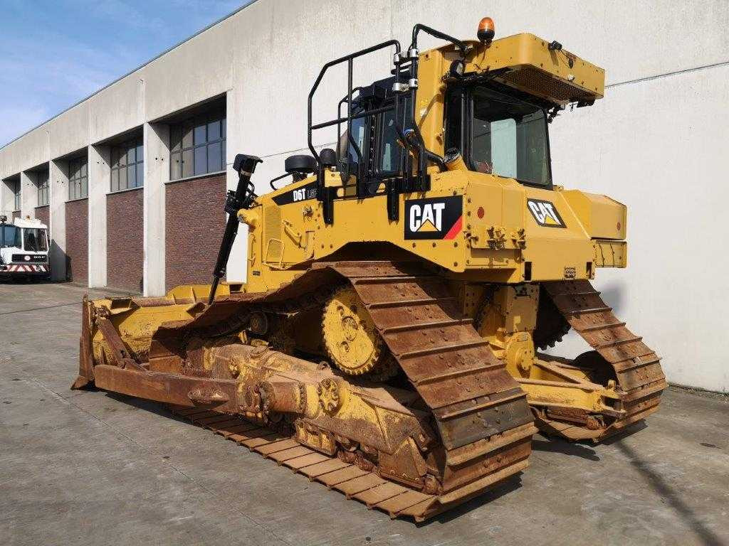 Buldozeris CATERPILLAR D6T LGP: foto 7