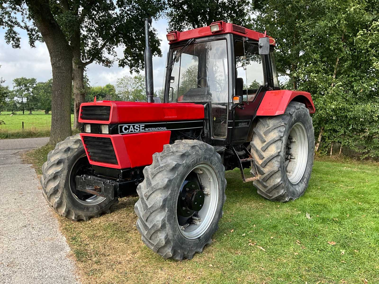 Case IH 1056XL - Traktorius: foto 1 Case IH 1056XL - Traktorius: foto 1