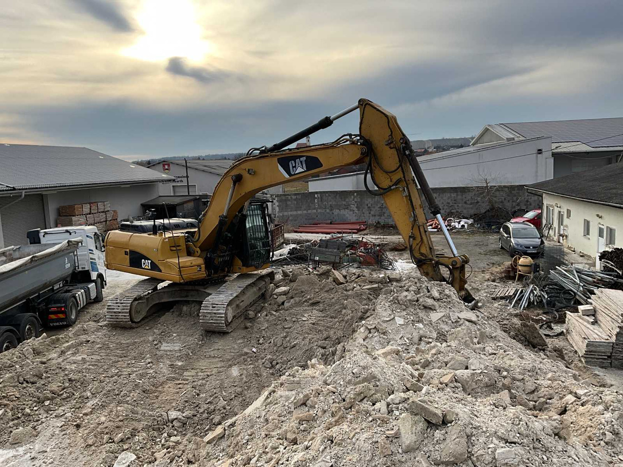 Caterpillar 324DLN - Vikšrinis ekskavatorius: foto 1 Caterpillar 324DLN - Vikšrinis ekskavatorius: foto 1