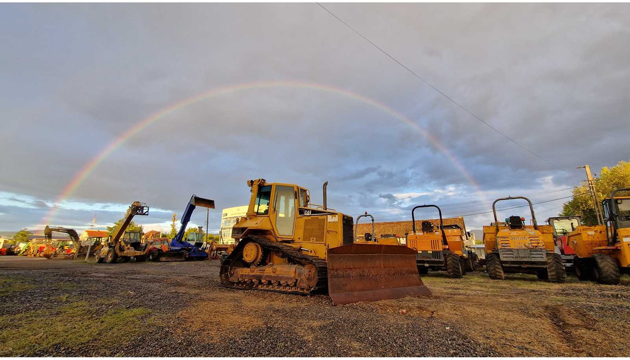 Caterpillar CATERPILLAR - D5N - BULLDOZER - 2008 - Buldozeris: foto 1 Caterpillar CATERPILLAR - D5N - BULLDOZER - 2008 - Buldozeris: foto 1