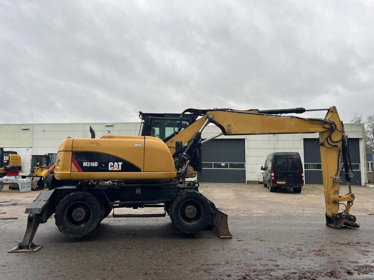 Caterpillar M316D - Ratinis ekskavatorius: foto 4 Caterpillar M316D - Ratinis ekskavatorius: foto 4
