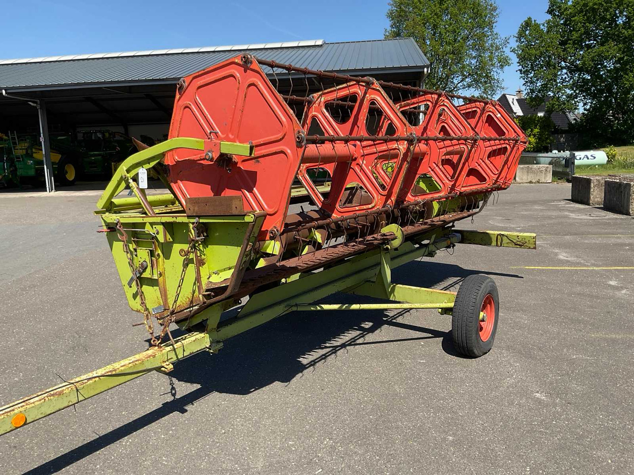 Claas 400 - Derliaus nuėmimo kombainas: foto 1 Claas 400 - Derliaus nuėmimo kombainas: foto 1