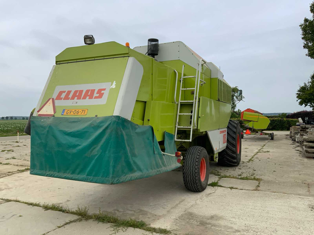 Claas Dominator 108 SL - Derliaus nuėmimo kombainas: foto 4 Claas Dominator 108 SL - Derliaus nuėmimo kombainas: foto 4