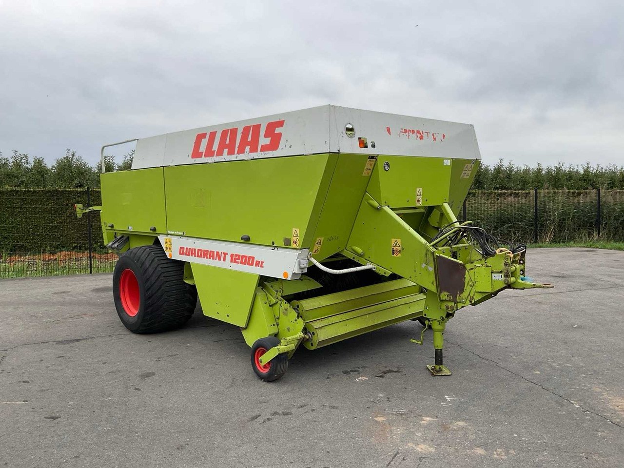 Claas Quadrant 1200 RC - Stačiakampių ryšulių presas: foto 1 Claas Quadrant 1200 RC - Stačiakampių ryšulių presas: foto 1