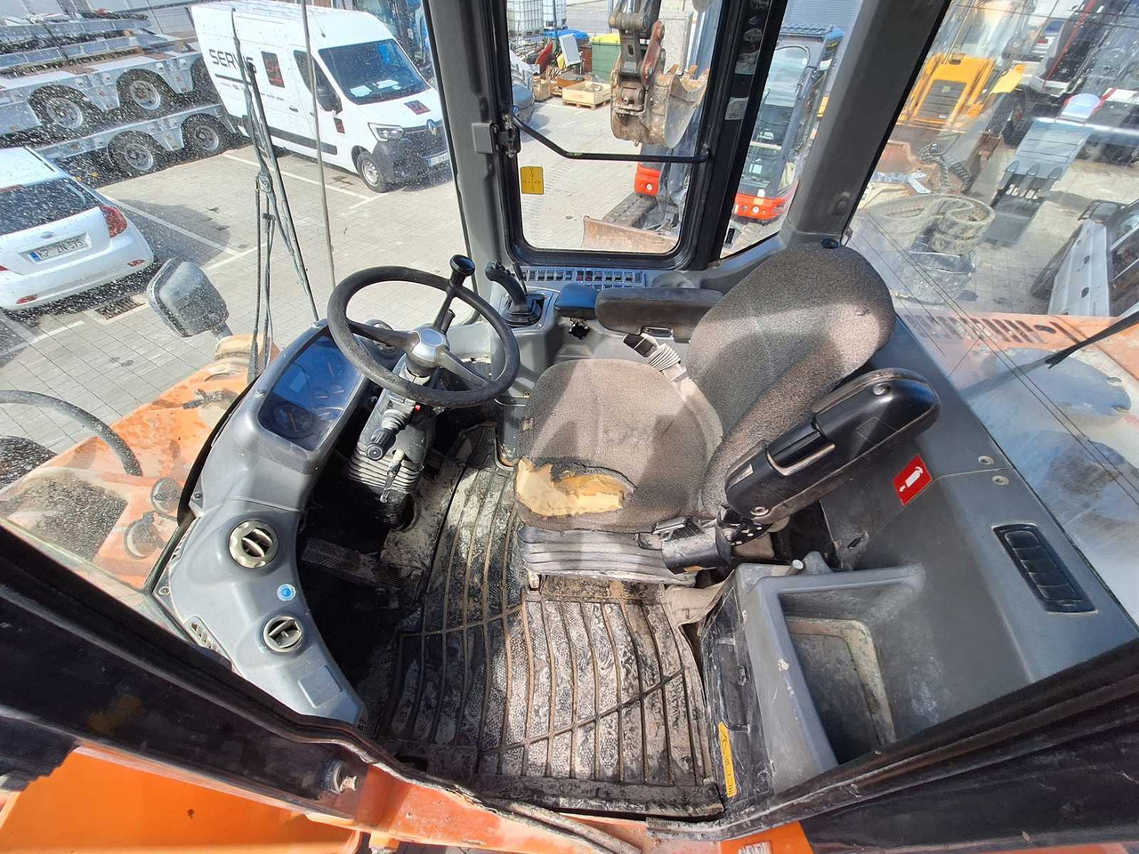 DOOSAN DL 300 - Ratinis krautuvas: foto 5 DOOSAN DL 300 - Ratinis krautuvas: foto 5