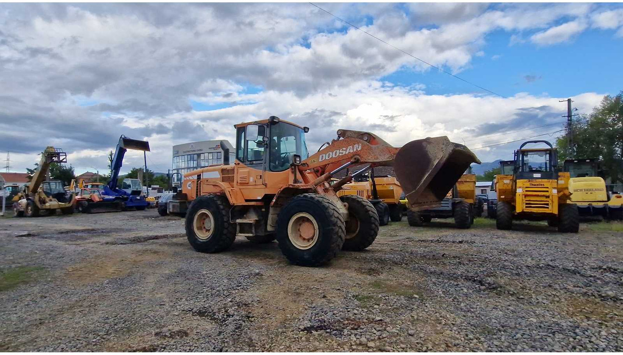 DOOSAN DL200 - Ratinis krautuvas: foto 4 DOOSAN DL200 - Ratinis krautuvas: foto 4