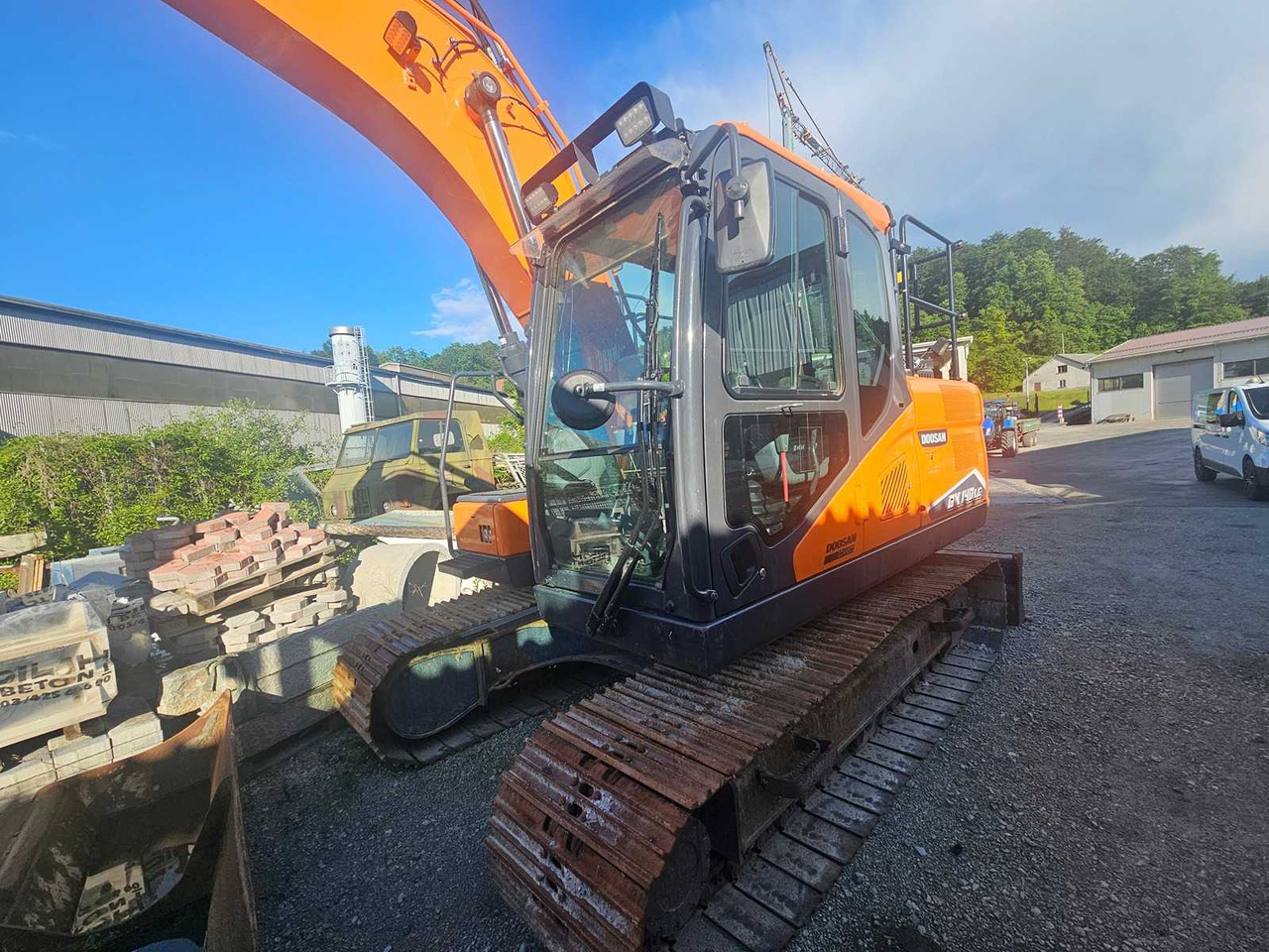 DOOSAN DX140LCR-7 - Vikšrinis ekskavatorius: foto 1 DOOSAN DX140LCR-7 - Vikšrinis ekskavatorius: foto 1