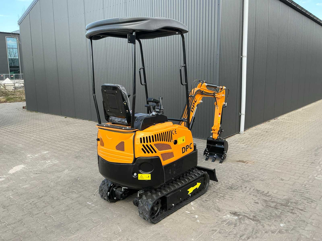 DPC HT15L-E ELECTRIC MINI EXCAVATOR (BATTERY PACK INCLUDED) - Mini ekskavatorius: foto 2 DPC HT15L-E ELECTRIC MINI EXCAVATOR (BATTERY PACK INCLUDED) - Mini ekskavatorius: foto 2