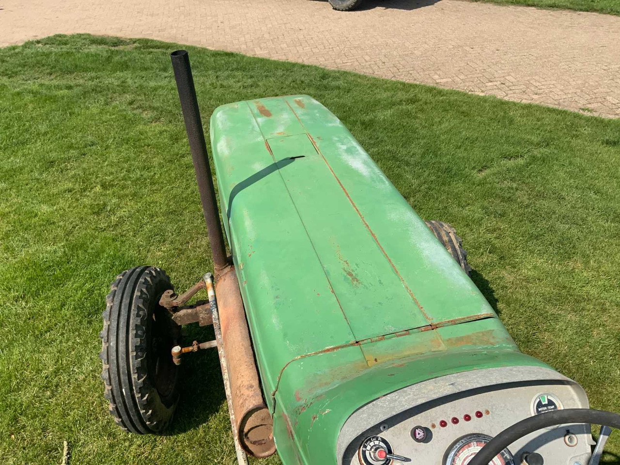 Traktorius Deutz D8006: foto 28 Traktorius Deutz D8006: foto 28