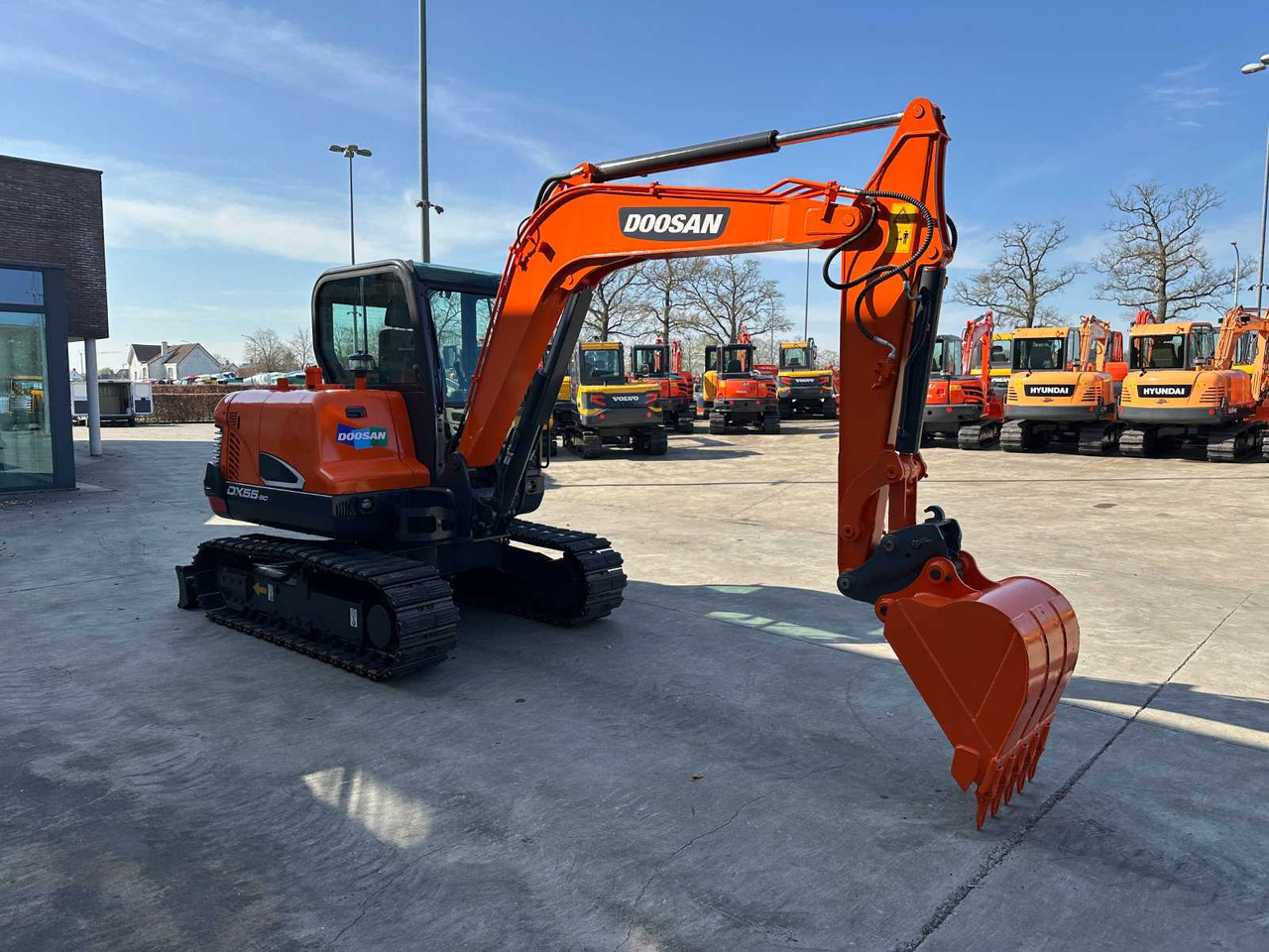 Doosan DX55-9C - Vikšrinis ekskavatorius: foto 3 Doosan DX55-9C - Vikšrinis ekskavatorius: foto 3