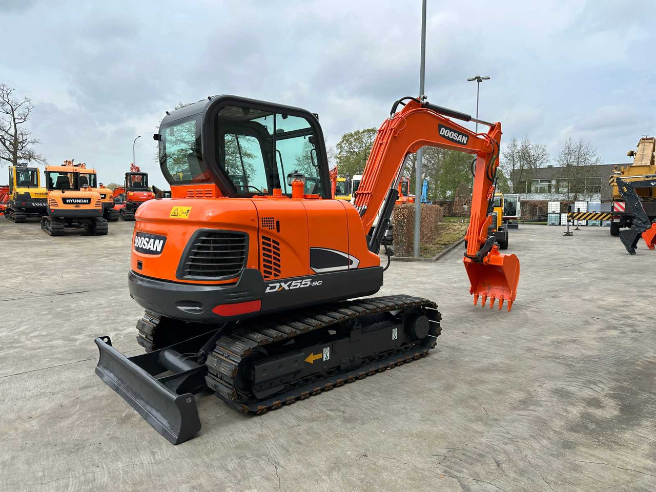 Doosan DX55-9C - Vikšrinis ekskavatorius: foto 4 Doosan DX55-9C - Vikšrinis ekskavatorius: foto 4