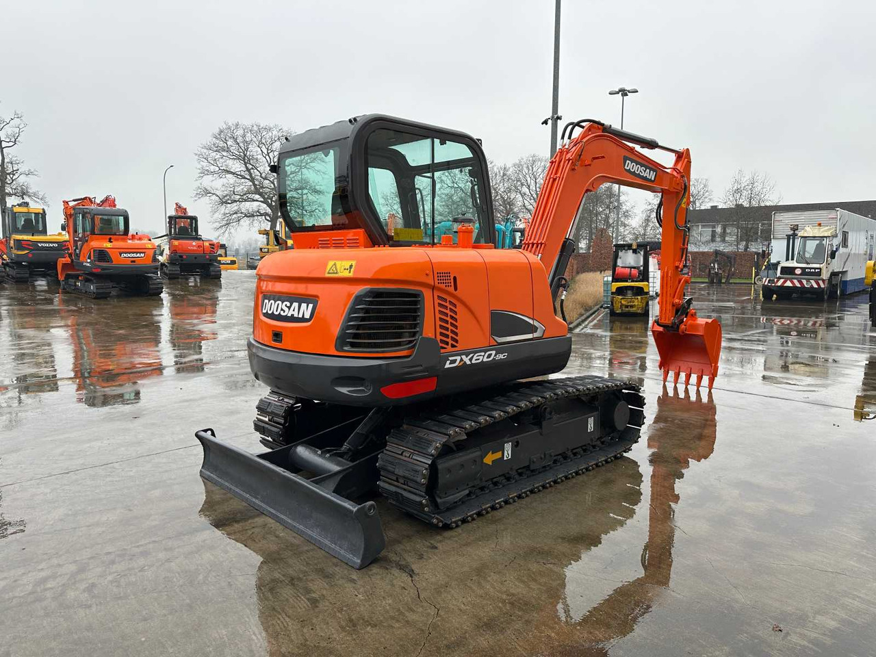 Doosan DX60-9C - Vikšrinis ekskavatorius: foto 3 Doosan DX60-9C - Vikšrinis ekskavatorius: foto 3