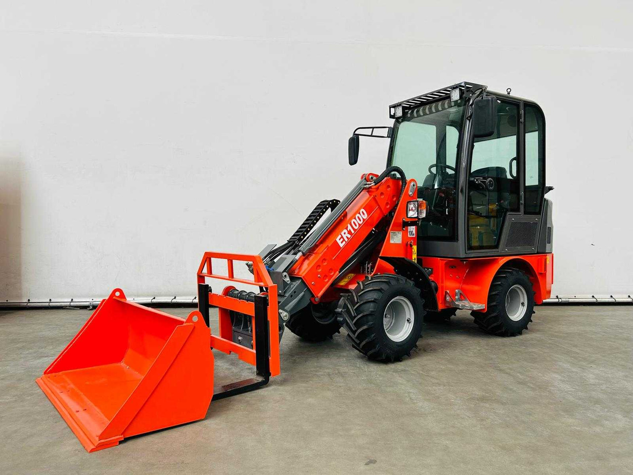 EVERUN - 2025 - ER1000 - TELESCOPIC ARTICULATED WHEEL LOADER KUBOTA EURO5 - Ratinis krautuvas: foto 1 EVERUN - 2025 - ER1000 - TELESCOPIC ARTICULATED WHEEL LOADER KUBOTA EURO5 - Ratinis krautuvas: foto 1