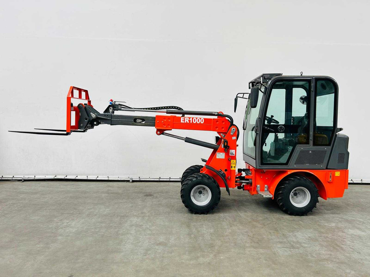 EVERUN - 2025 - ER1000 - TELESCOPIC ARTICULATED WHEEL LOADER KUBOTA EURO5 - Ratinis krautuvas: foto 4 EVERUN - 2025 - ER1000 - TELESCOPIC ARTICULATED WHEEL LOADER KUBOTA EURO5 - Ratinis krautuvas: foto 4