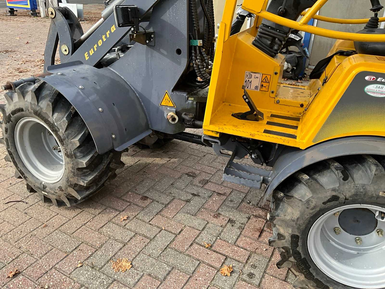 Ratinis krautuvas Eurotrac 2020 EUROTRAC W12S SHOVEL: foto 6