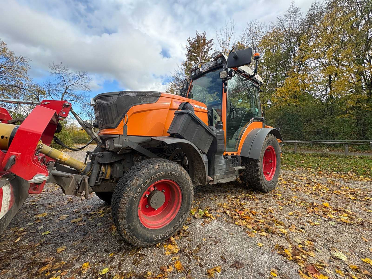 FENDT 209 V VARIO FARM TRACTOR WITH ALL-WHEEL DRIVE - Traktorius: foto 1 FENDT 209 V VARIO FARM TRACTOR WITH ALL-WHEEL DRIVE - Traktorius: foto 1