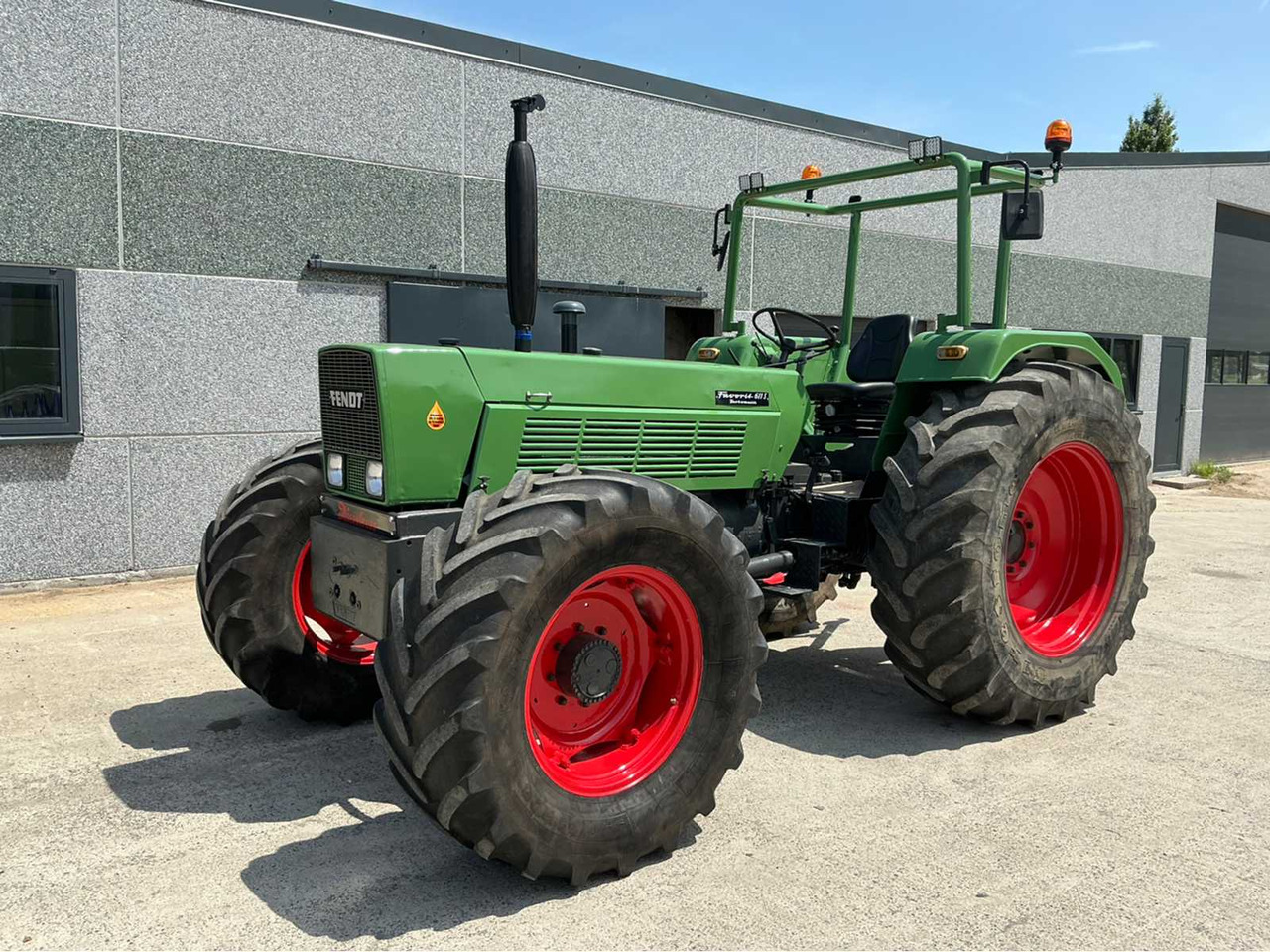 Fendt 611s - Traktorius: foto 1 Fendt 611s - Traktorius: foto 1