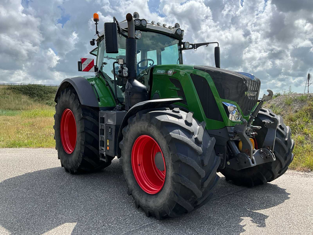 Fendt 828 Vario S4 Profi Plus - Traktorius: foto 4 Fendt 828 Vario S4 Profi Plus - Traktorius: foto 4