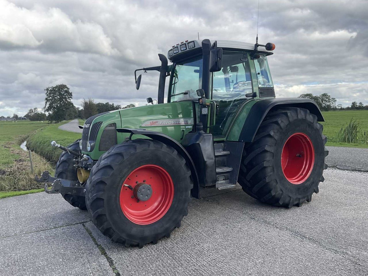 Fendt Vario 716 - Traktorius: foto 3 Fendt Vario 716 - Traktorius: foto 3