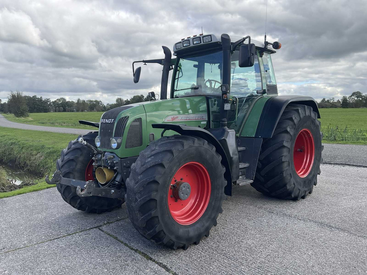 Fendt Vario 716 - Traktorius: foto 1 Fendt Vario 716 - Traktorius: foto 1