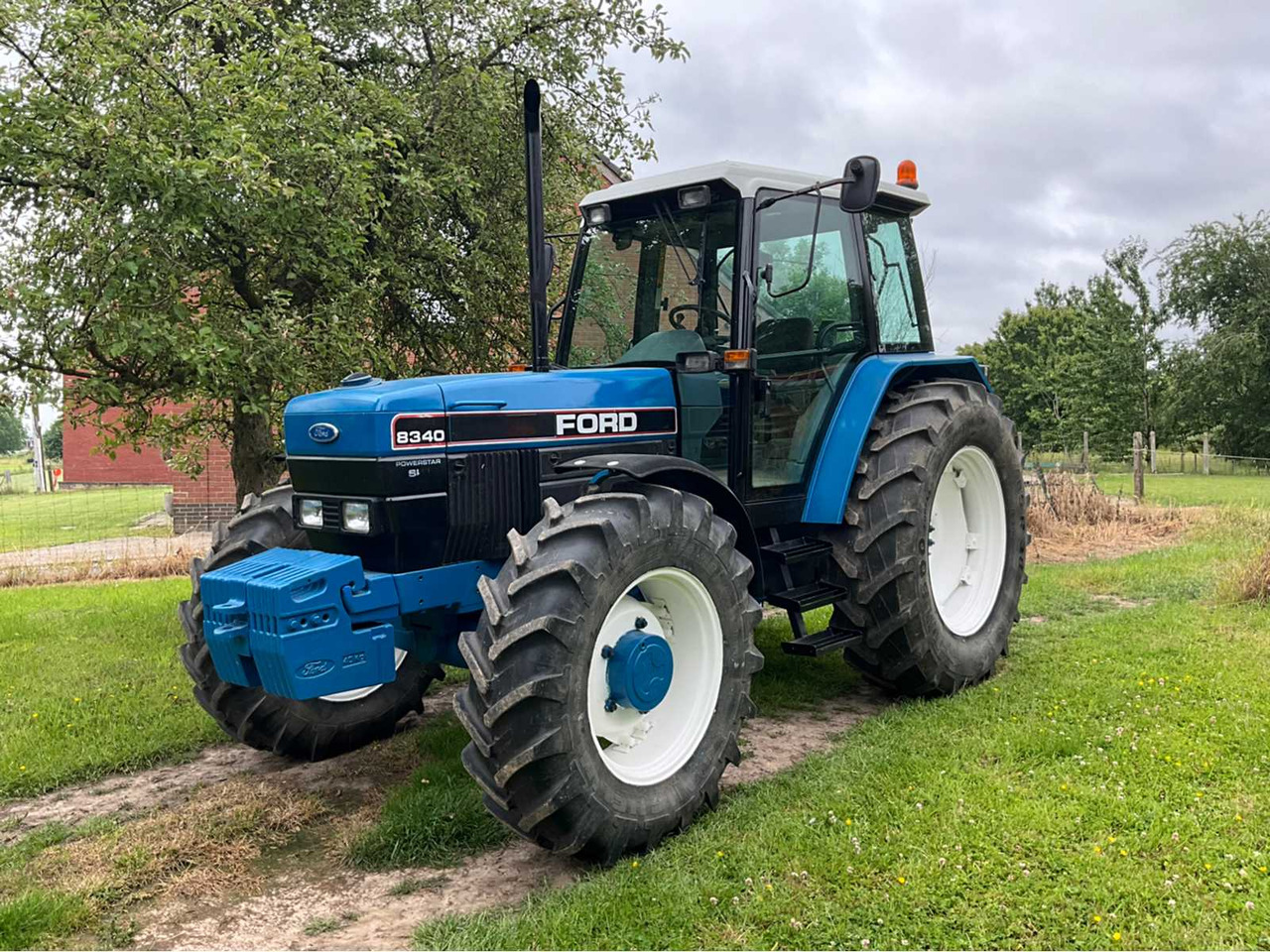 Ford 8340 - Traktorius: foto 1 Ford 8340 - Traktorius: foto 1